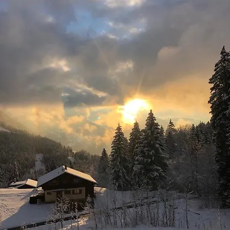 Luxury Penthouse Duplex In A Chalet, Villars-gryon 公寓式酒店